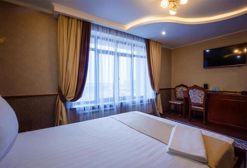 سوییت, Salut Hotel Almaty