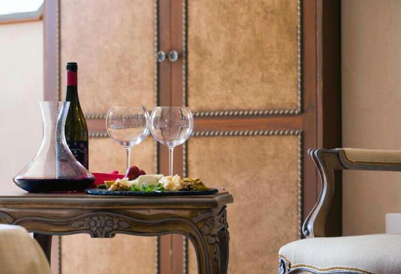 اتاق استاندارد با چشم‌انداز شهر, Boutique Hotel Elvezia