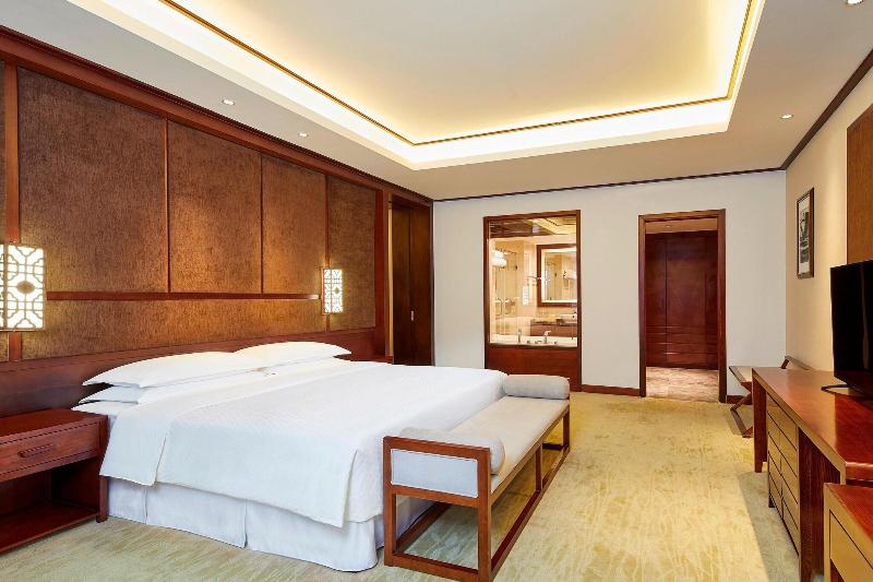 Люкс Повышенной Комфортности, Four Points By Sheraton Danzhou