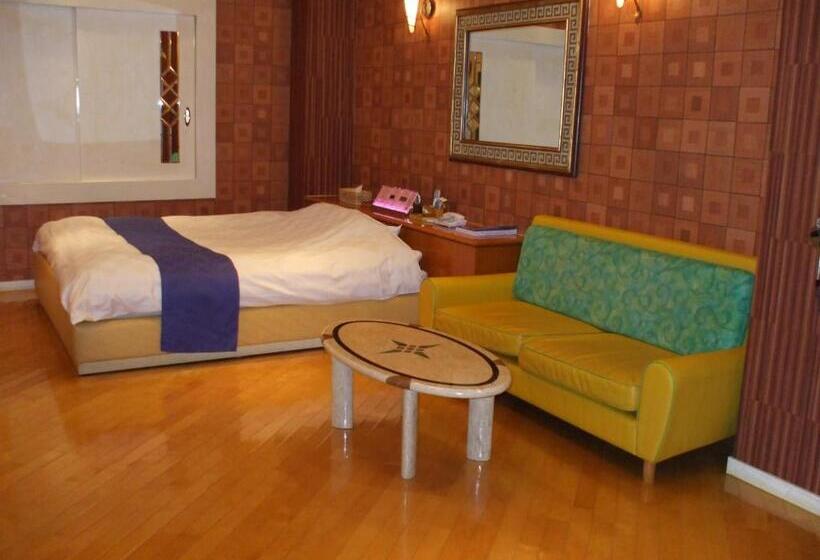 Quarto Estandar, Large   Adults Only