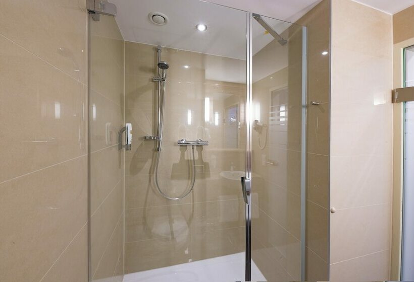 Номер Стандарт, Leonardo Boutique Hotel Linz City Center