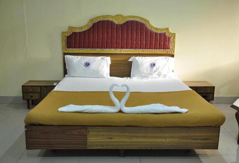 Трехместный Номер Deluxe, Chanma International