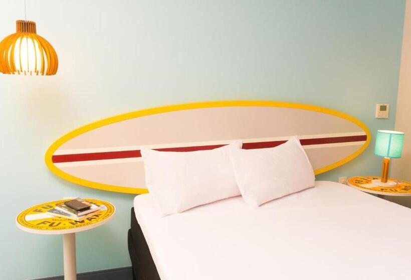 Номер Стандарт, Delphin Surf