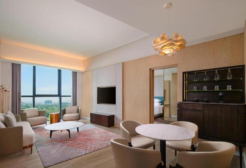 Полулюкс Кровать Кинг, Sheraton Kuching