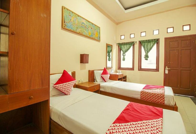 Номер Стандарт, Reddoorz Plus At Hotel Sofia Pangandaran