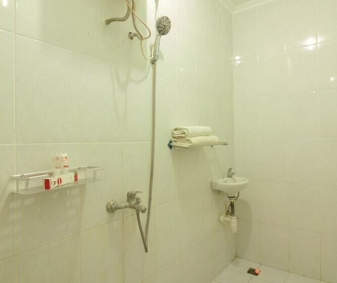 Номер Стандарт, Reddoorz Plus At Hotel Sofia Pangandaran