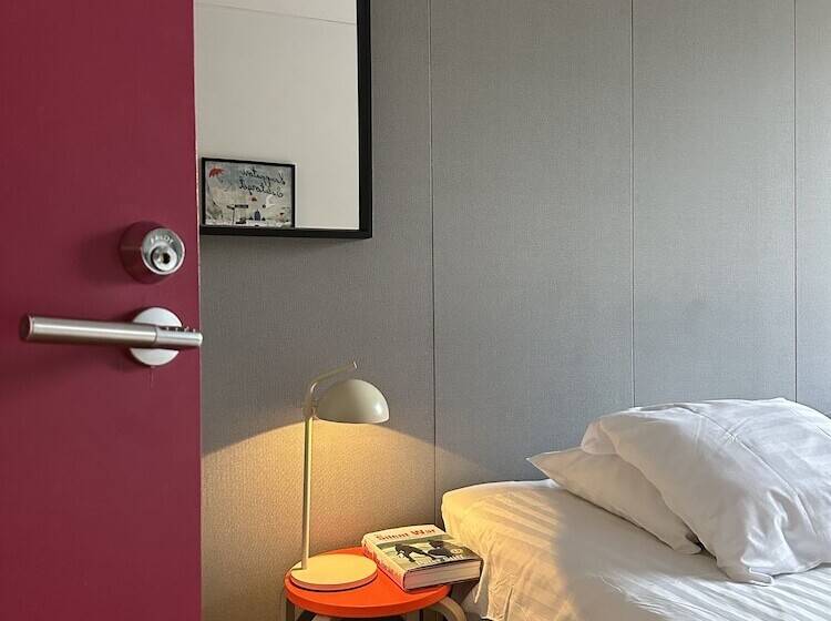 Номер Стандарт Индивидуальный Совместная Ванная, The Rooms Airport   20rooms