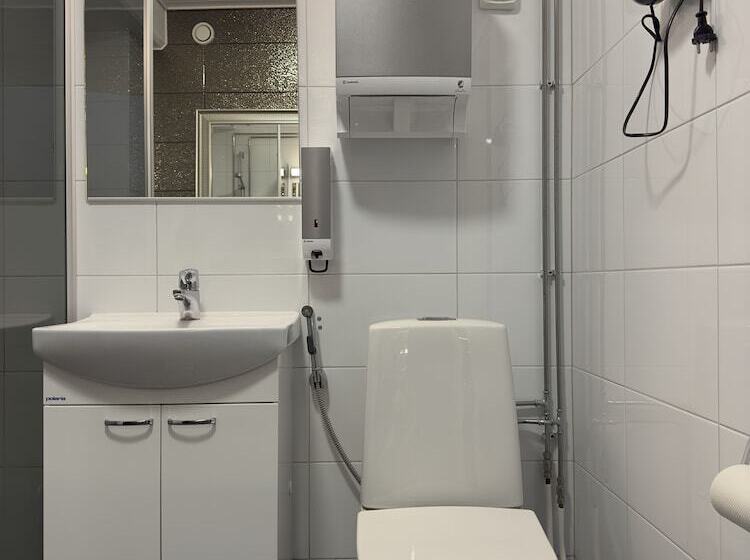 Quarto Standard Casa de Banho Partilhada, The Rooms Airport   20rooms