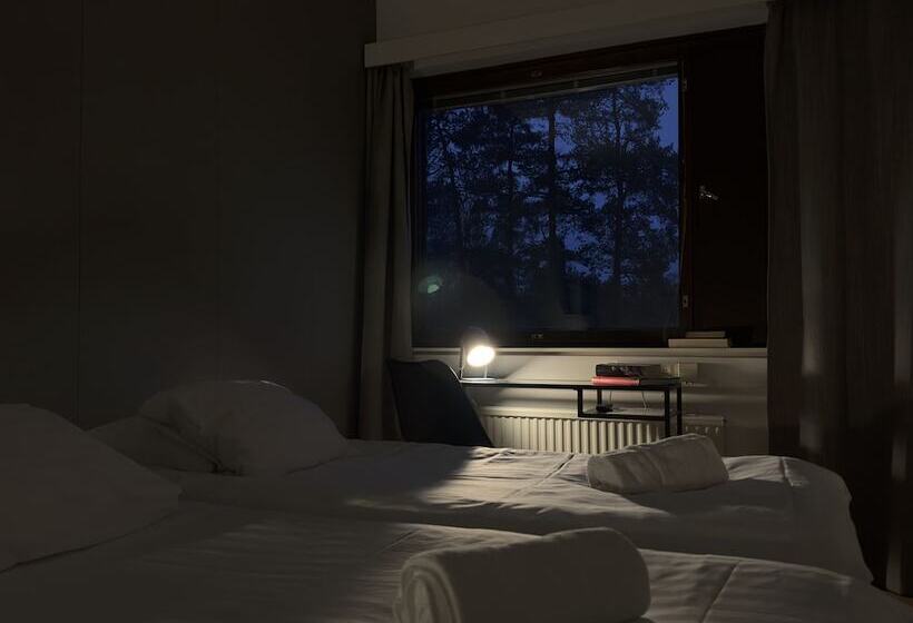 Quarto Standard Casa de Banho Partilhada, The Rooms Airport   20rooms