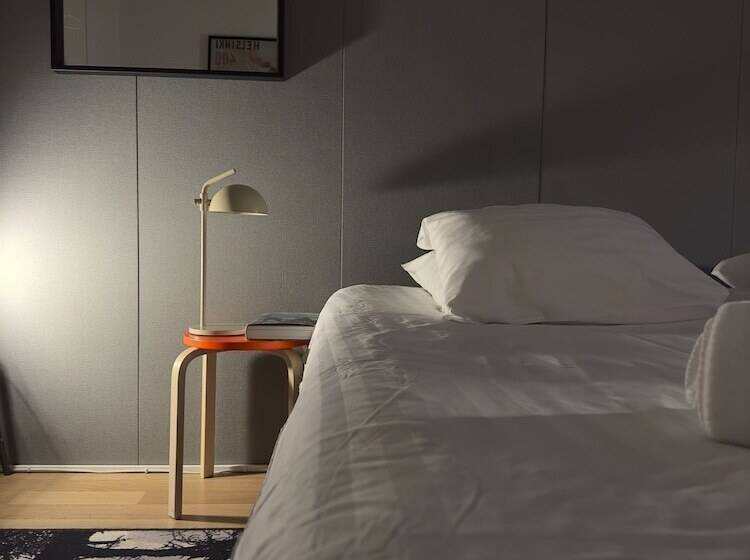Quarto Standard Casa de Banho Partilhada, The Rooms Airport   20rooms