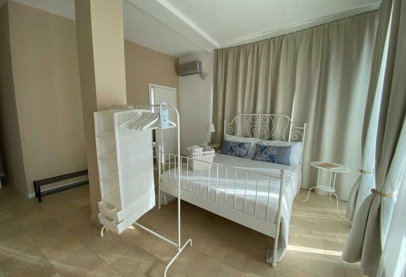 اتاق استاندارد با چشم‌انداز دریا, Regina Margherita B&b