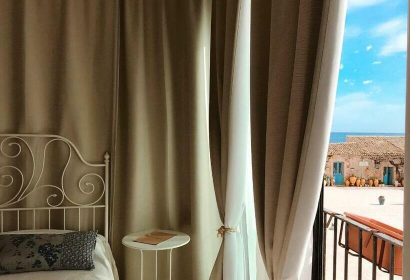 اتاق استاندارد با چشم‌انداز دریا, Regina Margherita B&b