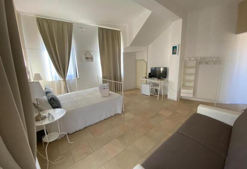 استودیو استاندارد با تخت کینگ, Regina Margherita B&b