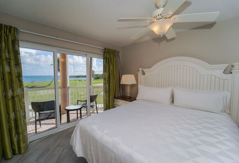 سوئیت با تخت بزرگ, The Grand Caymanian Resort