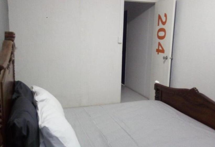غرفة سوبيريور ثلاثية مطلّة علي البحر, Mangue Oranje Hostel