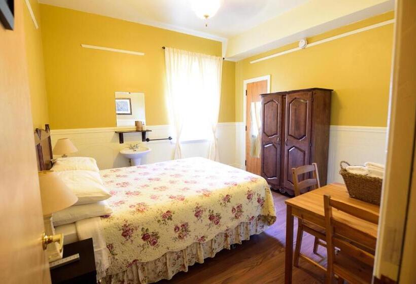 Номер Стандарт, Auberge Le St Georges