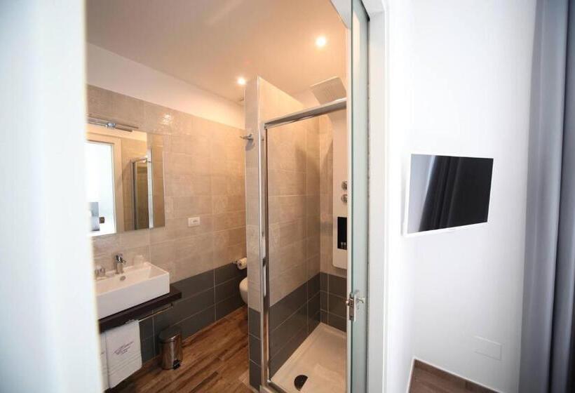 Quarto Estandar, Essence