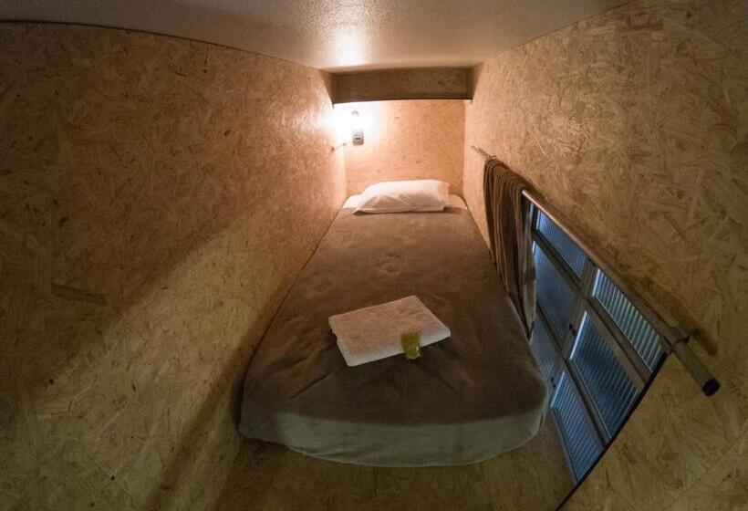 חדר סופריור יחיד, Eco Box Hostel
