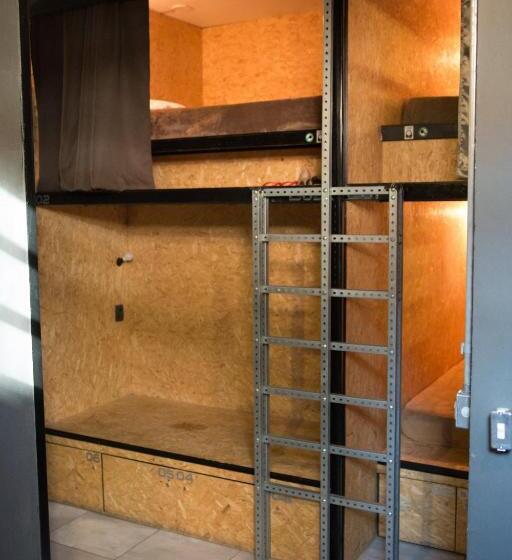 חדר סופריור, Eco Box Hostel