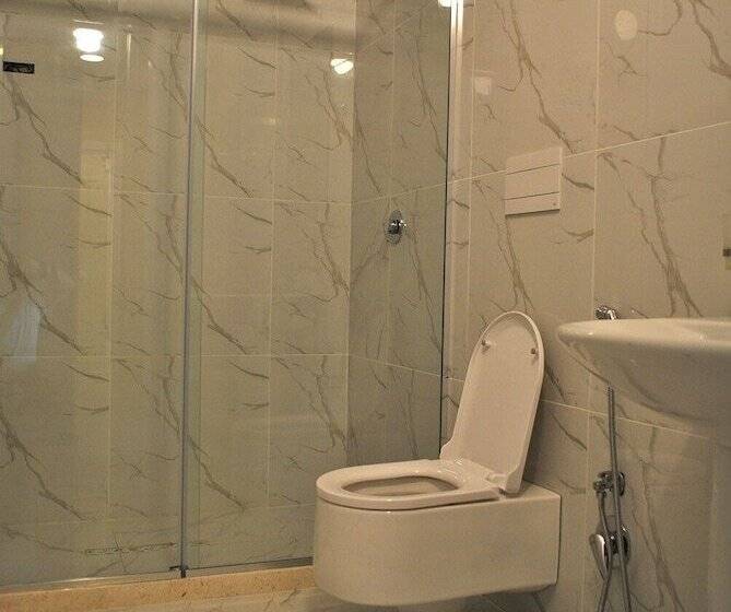 Семейный Номер Вид на Море, Frojd