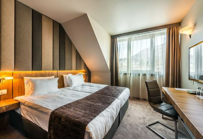 Номер Superior, All Seasons Residence Hotel   Free Parking