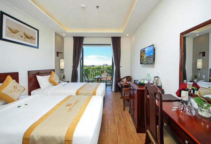 اتاق لوکس با چشم‌انداز شهر, Uptown Hoi An Hotel & Spa