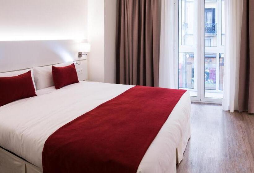 Номер Deluxe с Балконом, Pompaelo Plaza Del Ayuntamiento & Spa