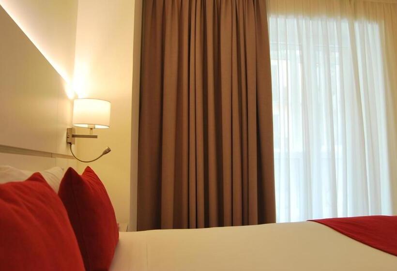 Номер Deluxe с Балконом, Pompaelo Plaza Del Ayuntamiento & Spa