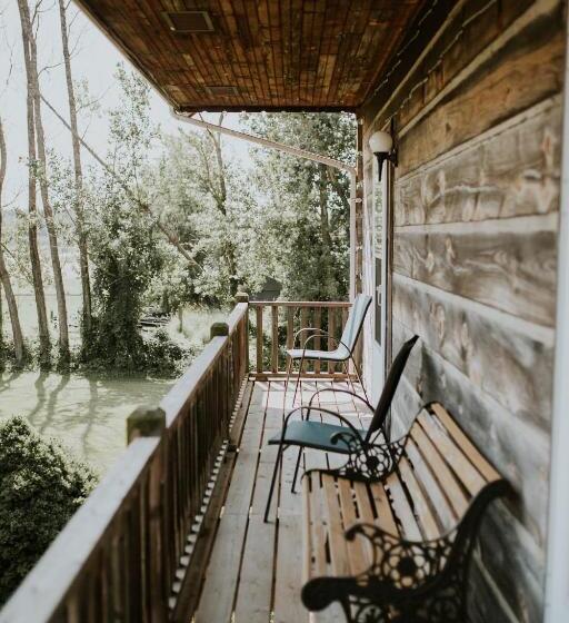 带阳台套房, Bye The Bay Bed And Breakfast
