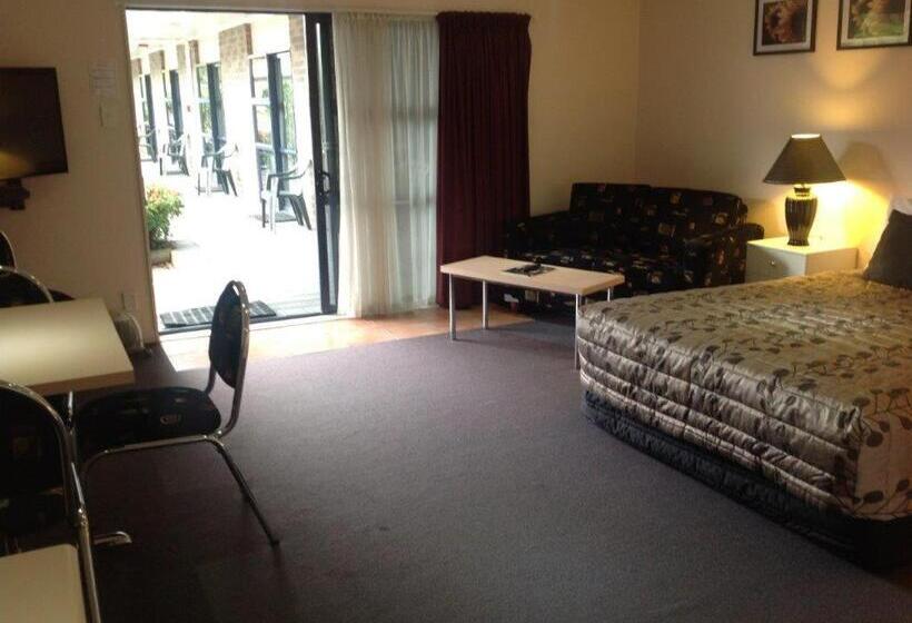 Семейный Номер, Central Park Motor Inn
