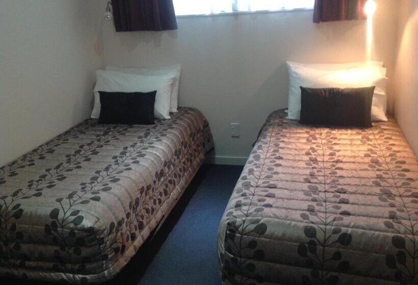 Семейный Номер, Central Park Motor Inn