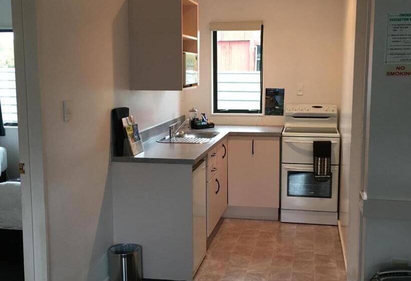 Апартаменты 2 Спальни, Kiwi Court Motel