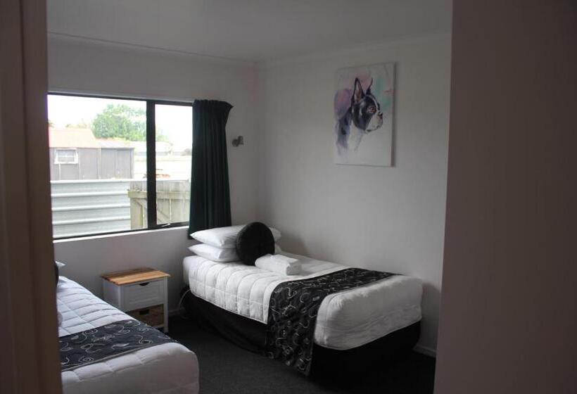 Апартаменты 2 Спальни, Kiwi Court Motel