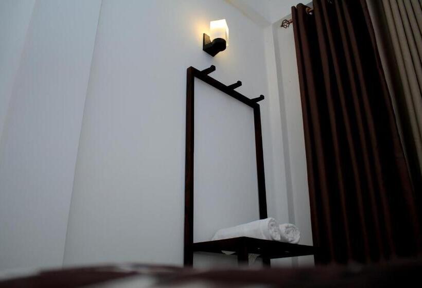 Quarto Estandar Vista Jardim, Seasons Villa Sigiriya, Sri Lanka