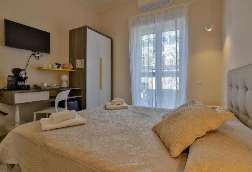 اتاق لوکس با بالکن, Residenza Eleonora