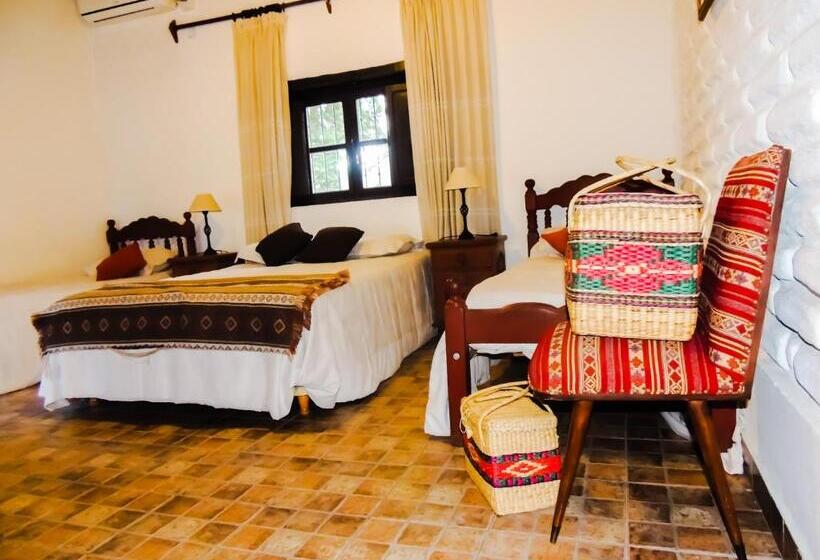 Трехместный Номер Superior, Hostal Tierra De Vinos