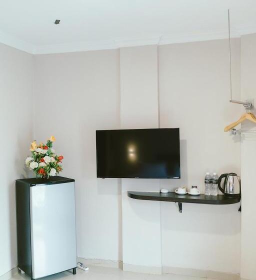 اتاق لوکس با تخت بزرگ, Barelang Hotel Nagoya Batam