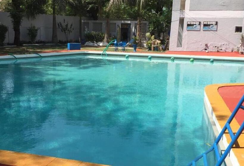 اتاق لوکس با چشم‌انداز باغ, Homestay Chateau 39