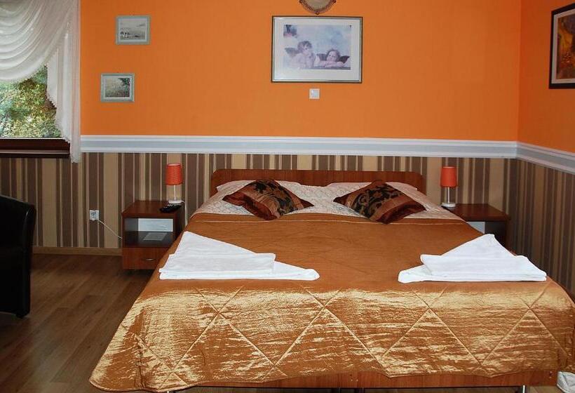 اتاق استاندارد, Restauracja Redos