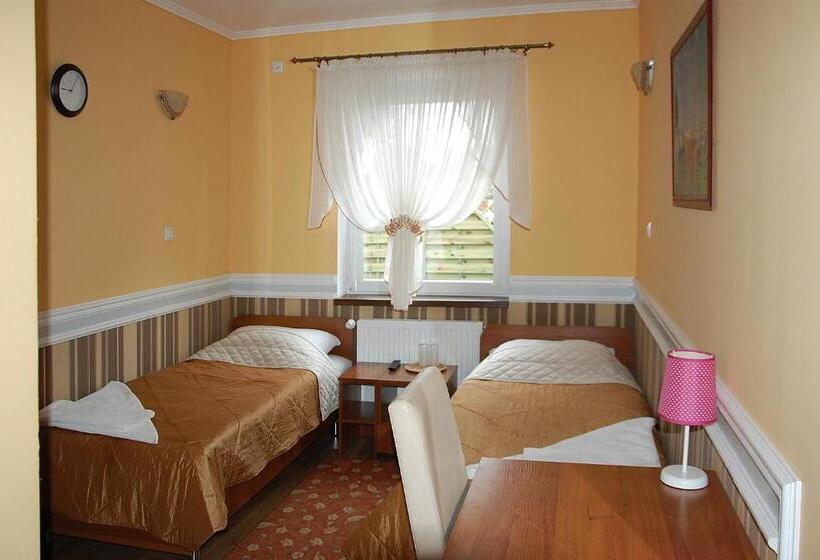 اتاق استاندارد, Restauracja Redos