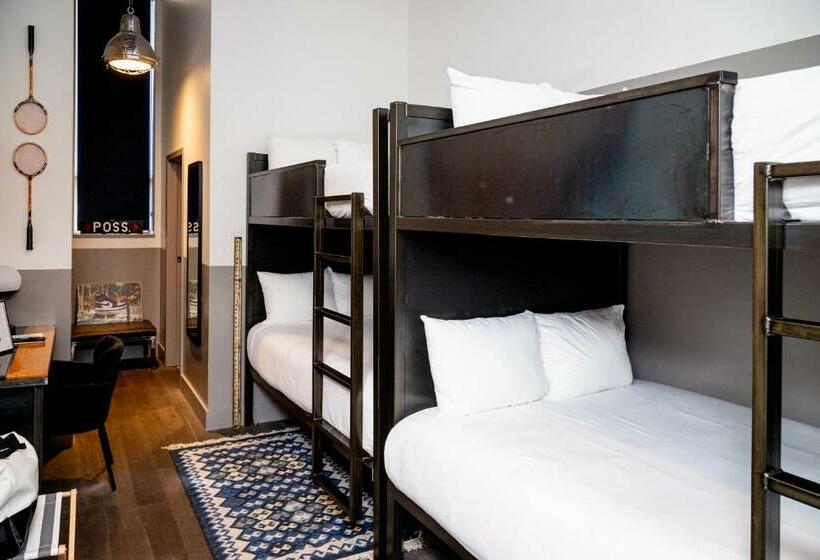 Quarto Quádruplo Standard, The Chicago Hotel Collection River North