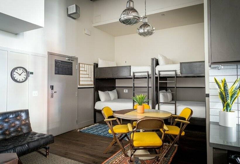 스탠다드 룸, The Chicago Hotel Collection River North