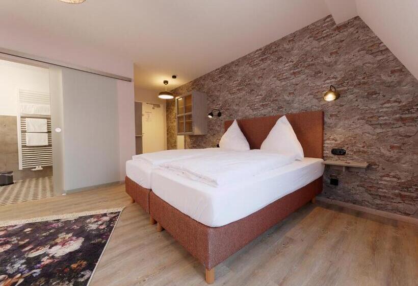 Quarto Estandar Cama King, Weinbar Fahr Away