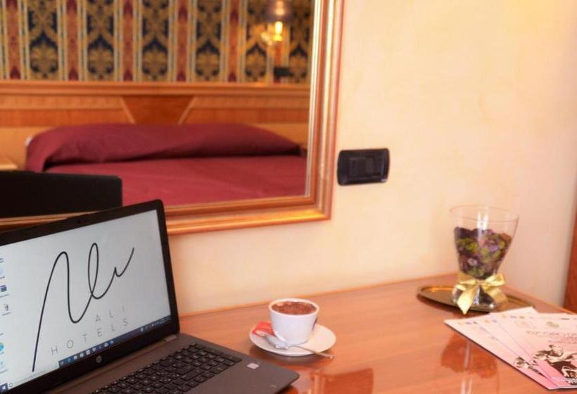 Четырехместный Номер Классик, San Giovanni Rotondo Palace   Alihotels