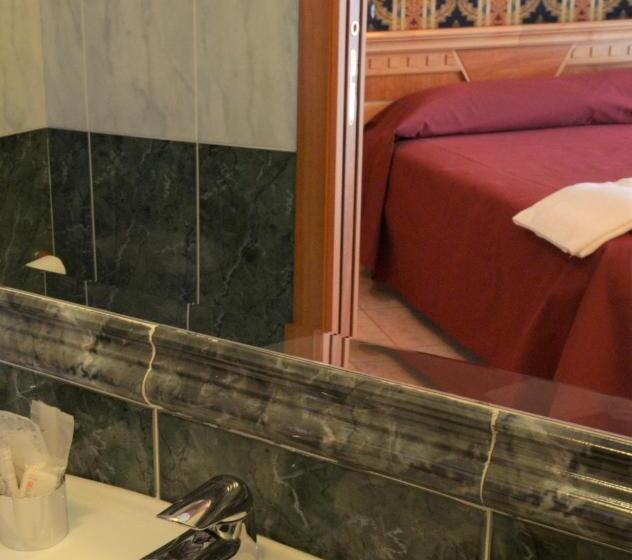 Номер Superior с Террасой, San Giovanni Rotondo Palace   Alihotels