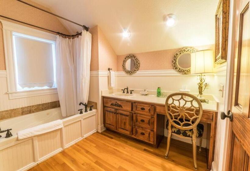 Номер Deluxe с Гидромассажем, The Victoria Bed & Breakfast