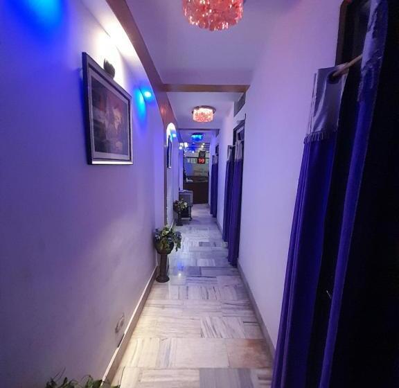 اتاق لوکس با بالکن, Sawpanlok Residential