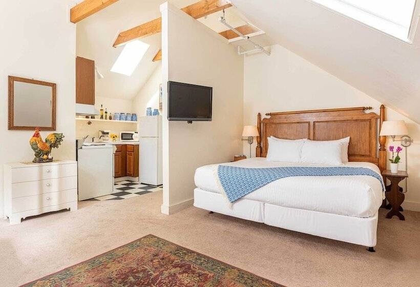 Студия Deluxe, Old Stagecoach Inn