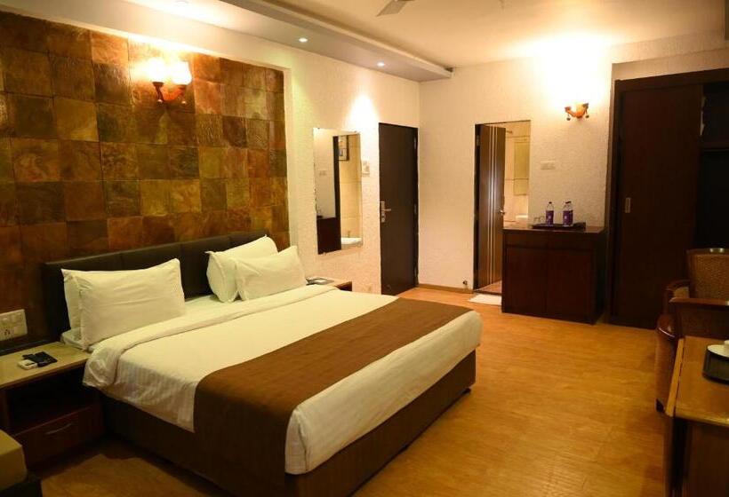 スタンダードルーム, The Grand Legacy Resort & Spa   Tgl   Pure Vegetarian Mahabaleshwar