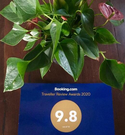Апартаменты 1 Спальня, Three Thirty B & B